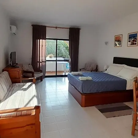 Casa Irina Centro * Αλμπουφέιρα